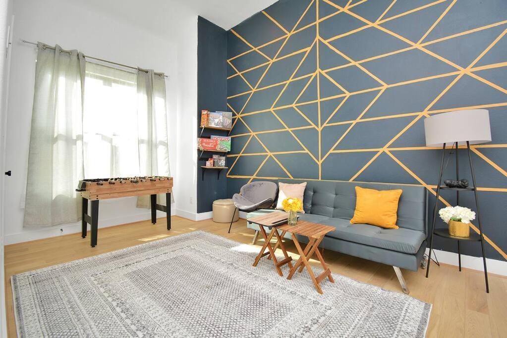 יוסטון Blissful Getaway Home With Hot Tub & Backyard Near Downtown מראה חיצוני תמונה