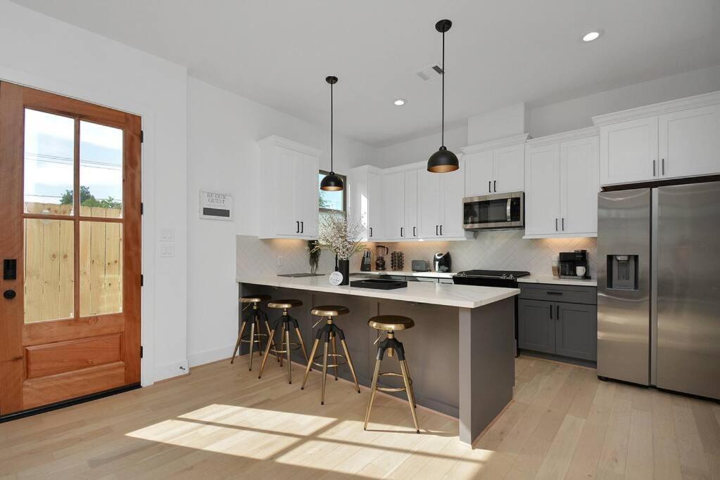 יוסטון Blissful Getaway Home With Hot Tub & Backyard Near Downtown מראה חיצוני תמונה