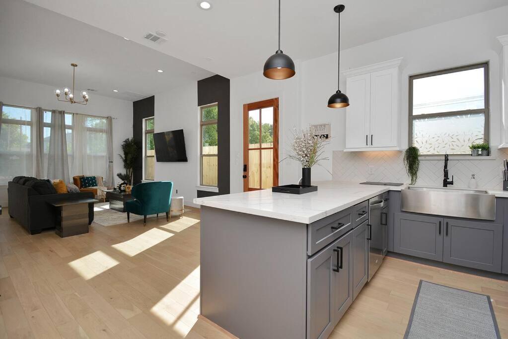יוסטון Blissful Getaway Home With Hot Tub & Backyard Near Downtown מראה חיצוני תמונה