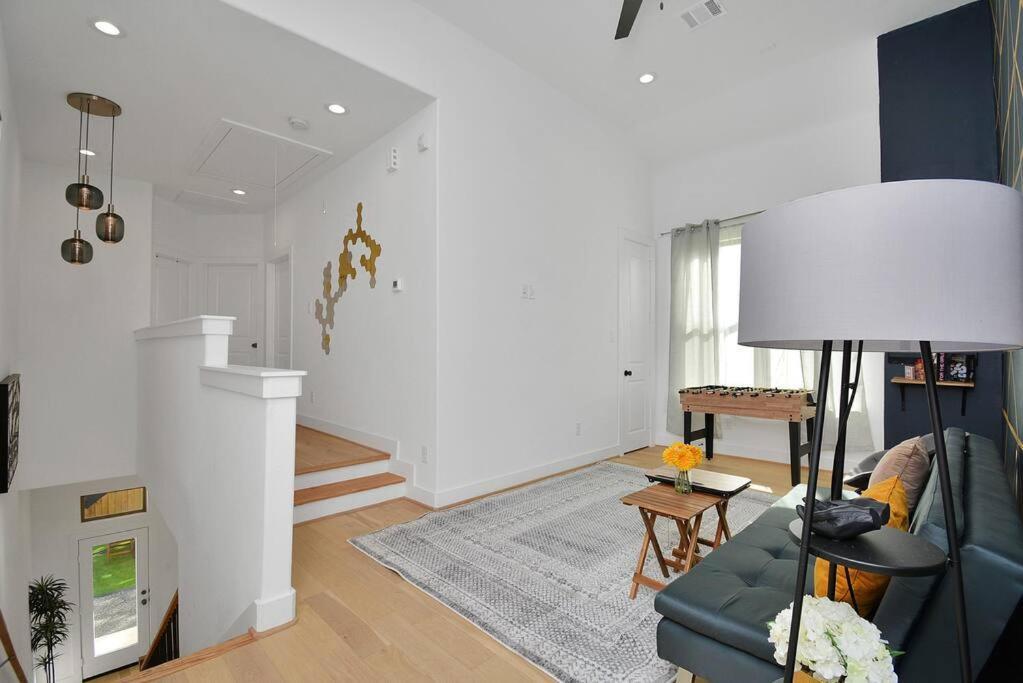 יוסטון Blissful Getaway Home With Hot Tub & Backyard Near Downtown מראה חיצוני תמונה