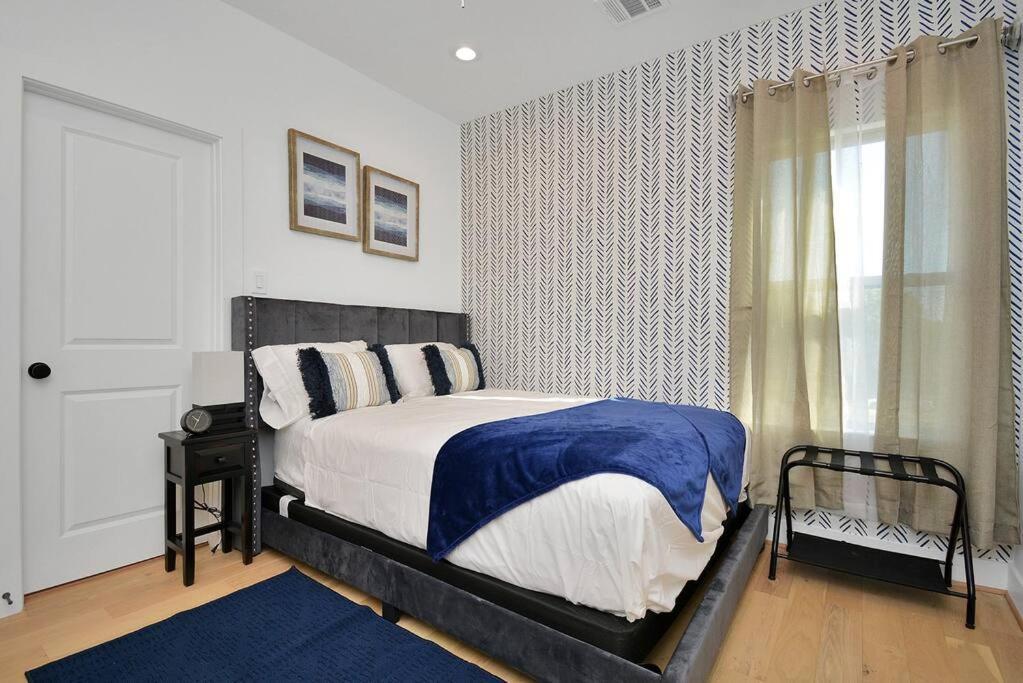 יוסטון Blissful Getaway Home With Hot Tub & Backyard Near Downtown מראה חיצוני תמונה