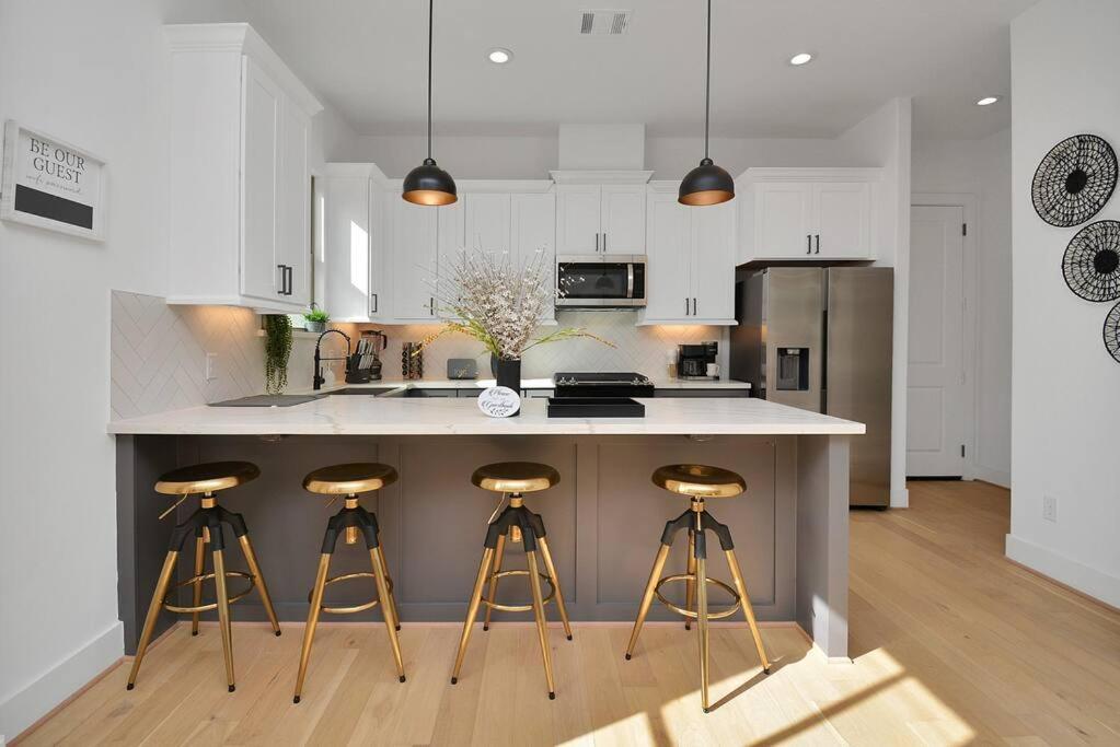 יוסטון Blissful Getaway Home With Hot Tub & Backyard Near Downtown מראה חיצוני תמונה