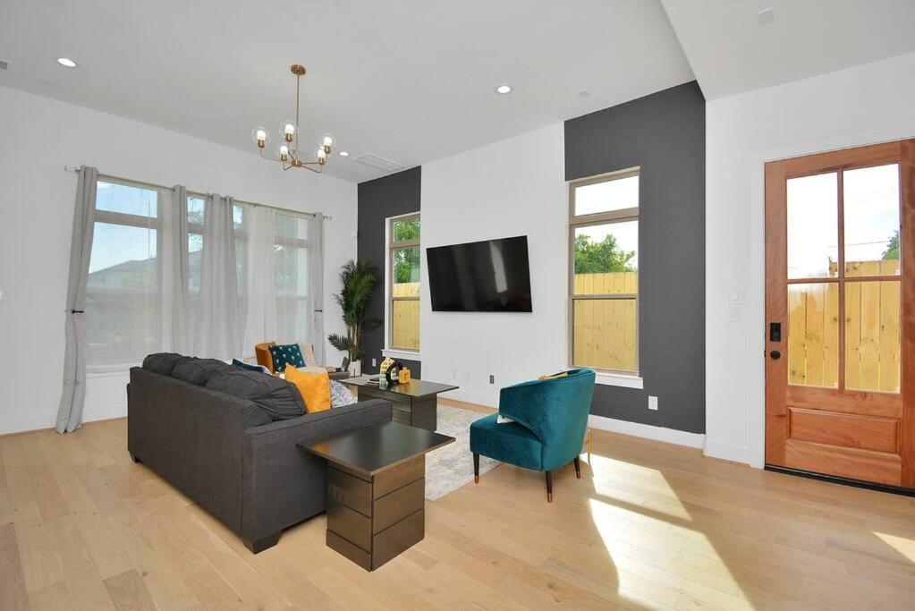 יוסטון Blissful Getaway Home With Hot Tub & Backyard Near Downtown מראה חיצוני תמונה