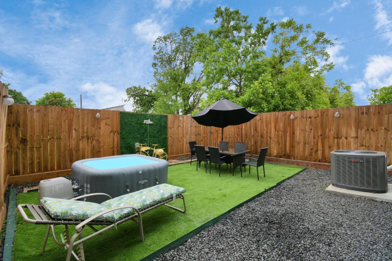 יוסטון Blissful Getaway Home With Hot Tub & Backyard Near Downtown מראה חיצוני תמונה